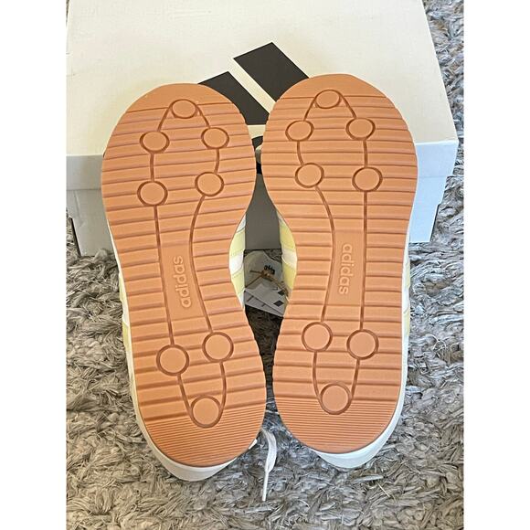 NIB Adidas Women’s Run 70s 2.0 JI4915 Size 10 - Picture 4 of 9